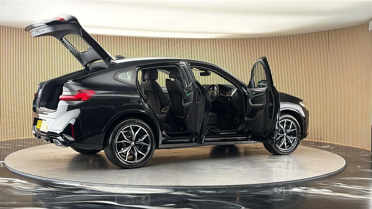 More views of BMW X4