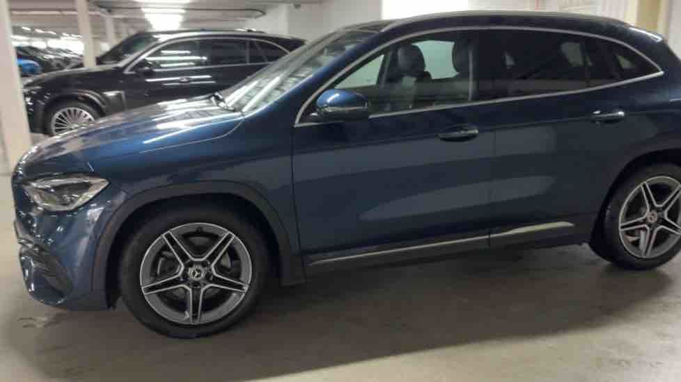 More views of Mercedes-Benz GLA