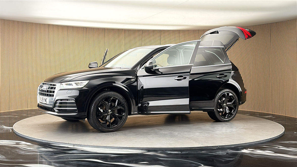 More views of Audi Q5