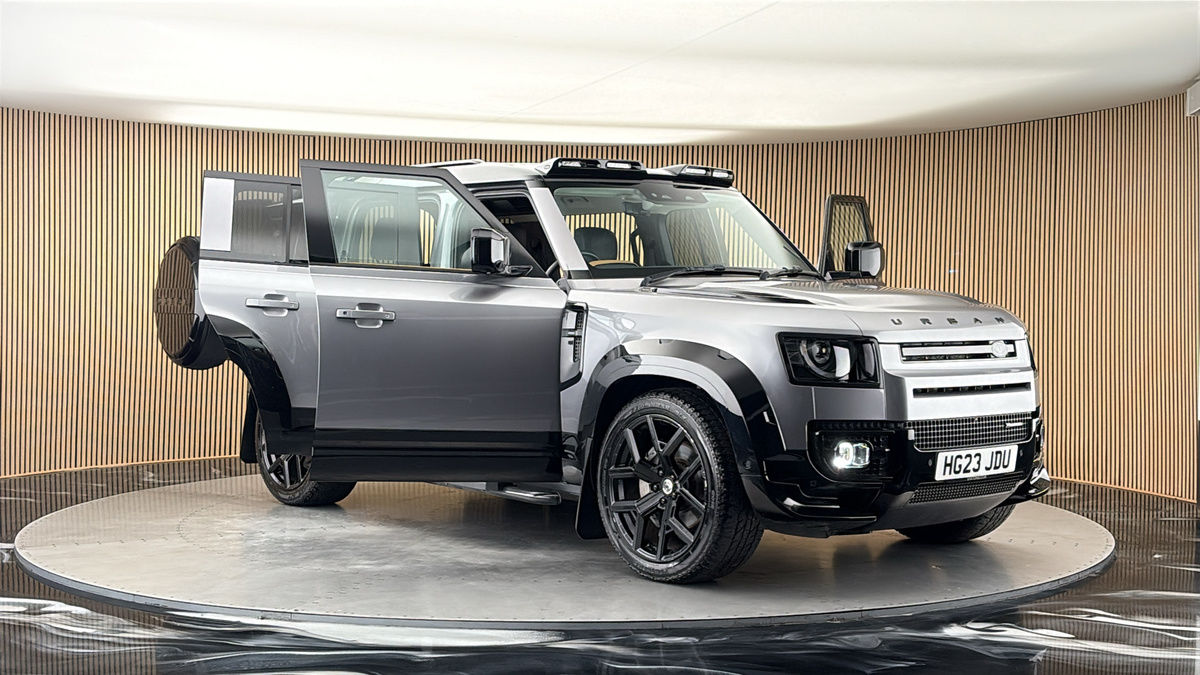 More views of Land Rover Defender 110