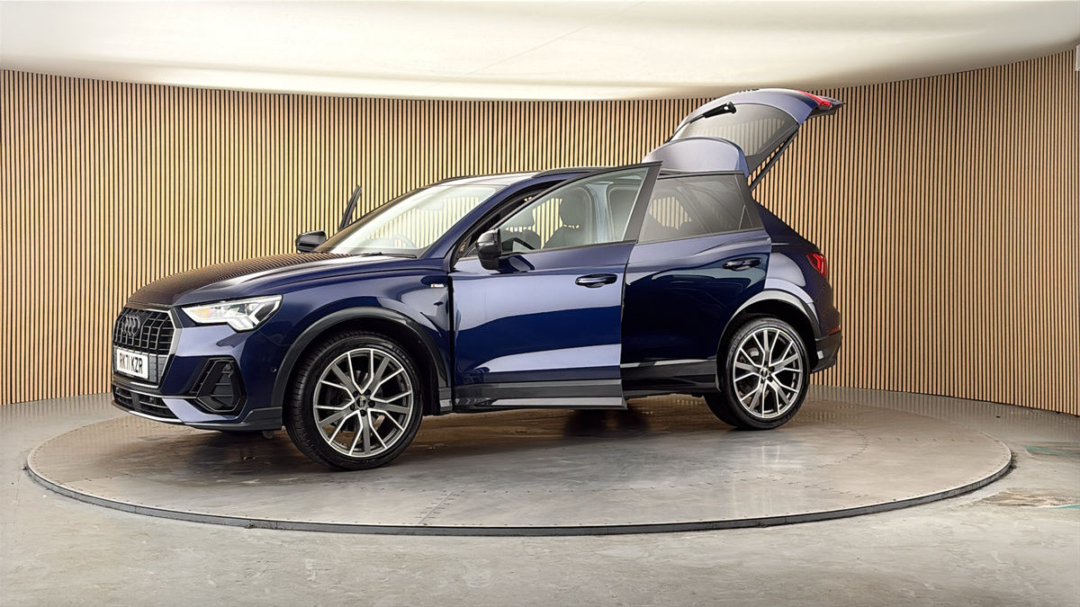 More views of Audi Q3