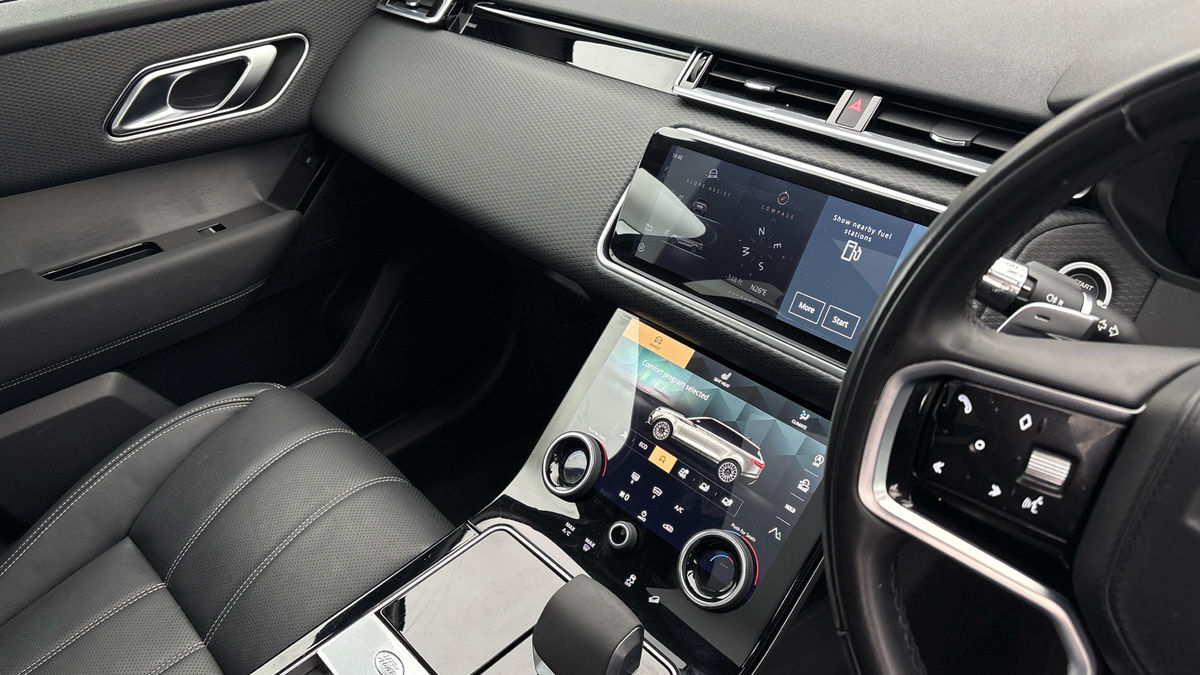 Land Rover Range Rover Velar Image 18