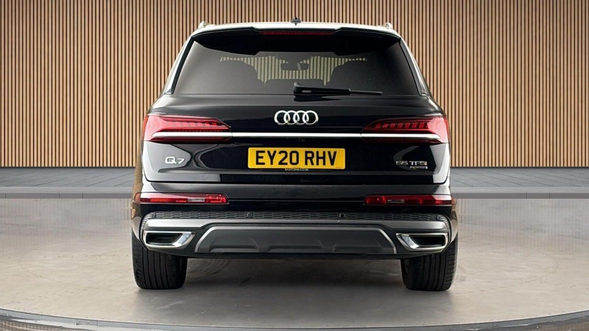 Audi Q7 Image 4