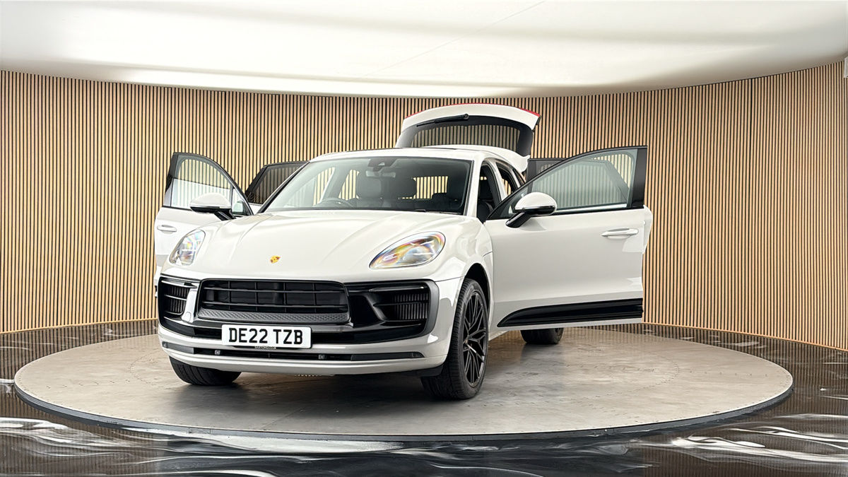 More views of Porsche Macan