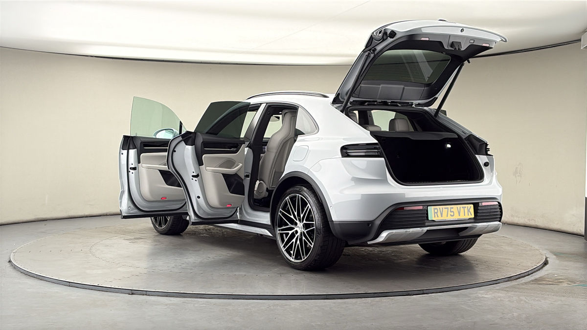 Porsche Macan Image 23