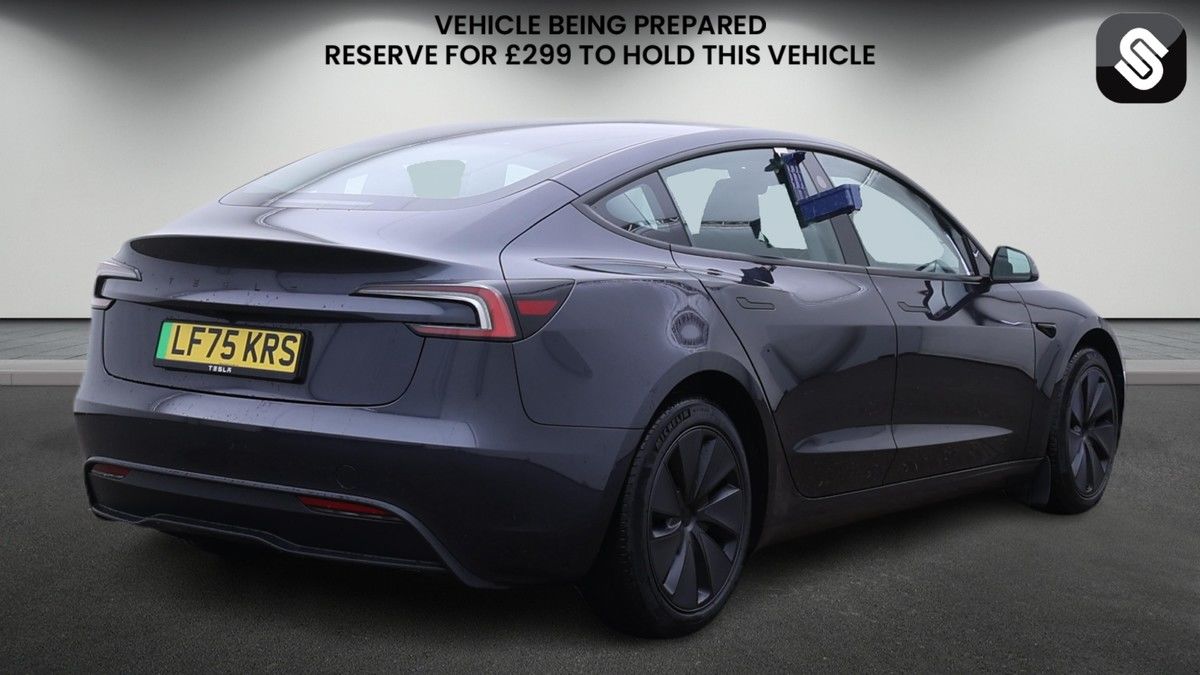 Tesla Model 3 Image 4