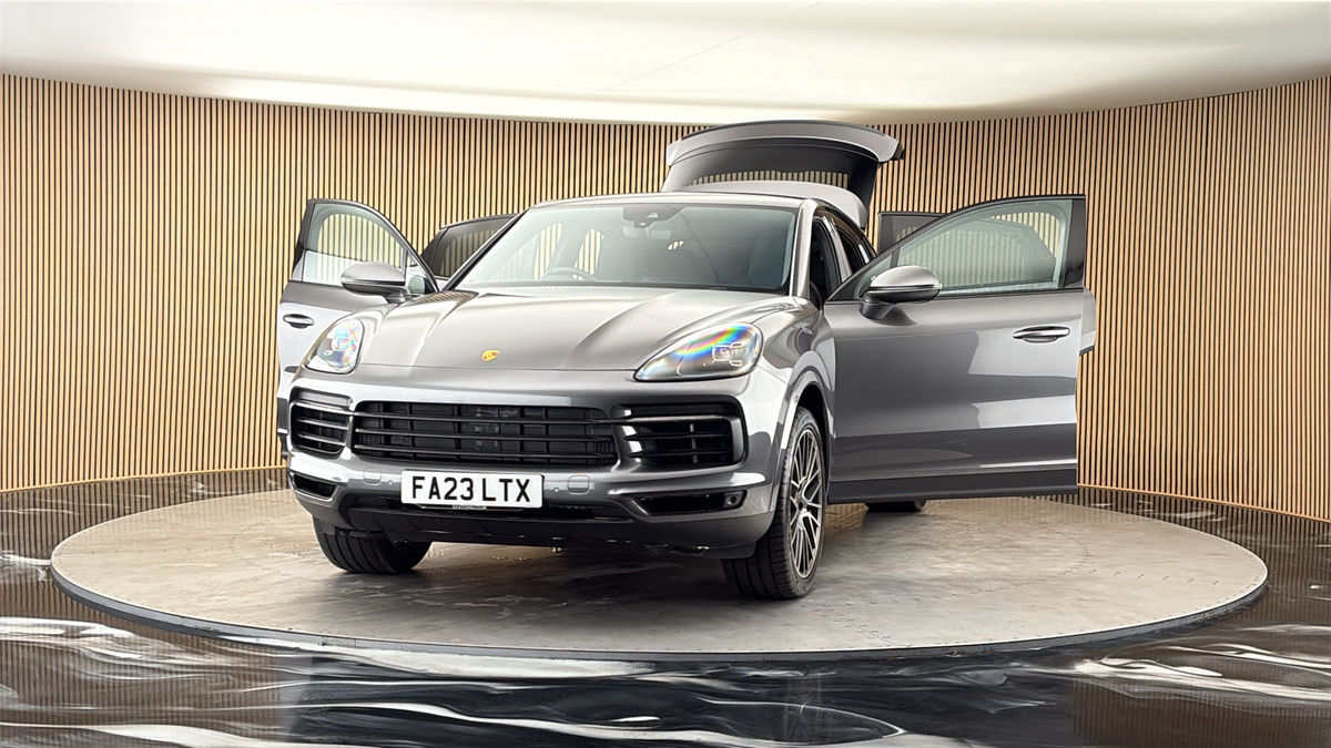 More views of Porsche Cayenne