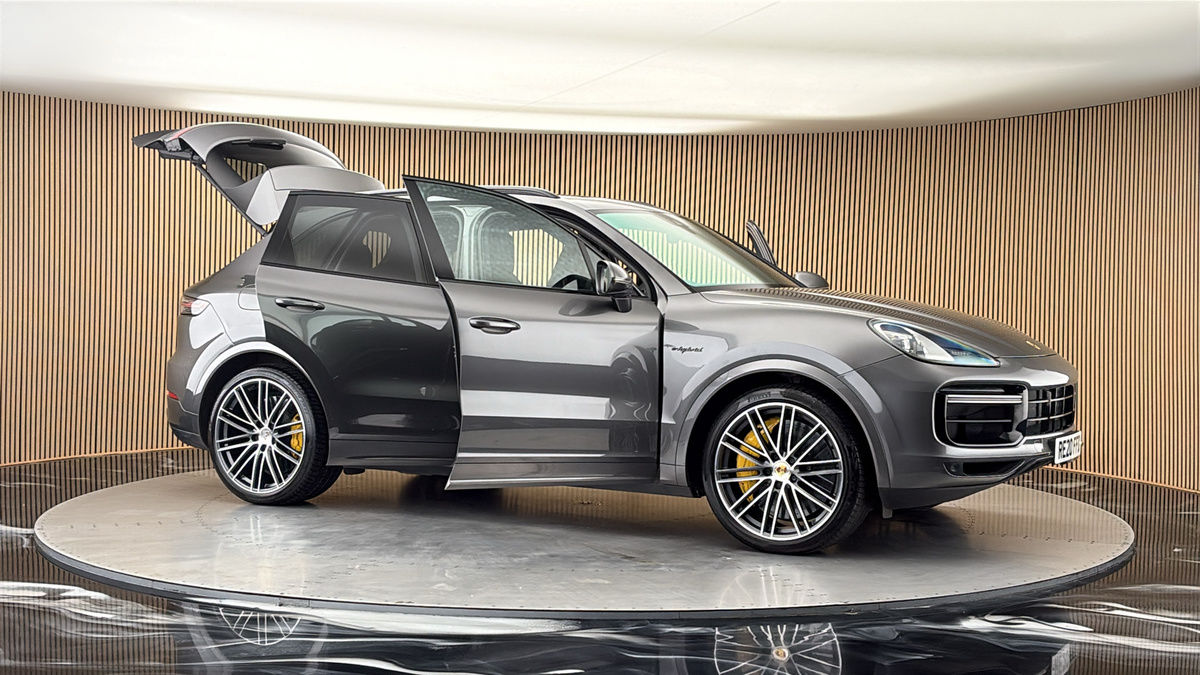More views of Porsche Cayenne