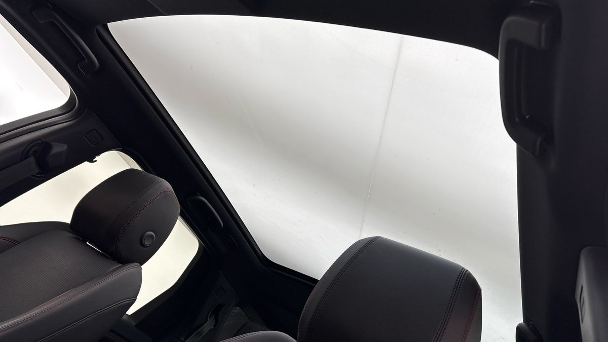 Land Rover Discovery Sport Image 6
