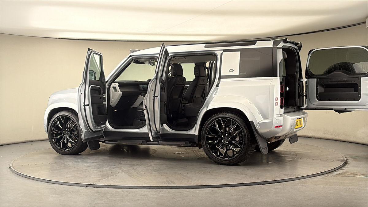 More views of Land Rover Defender 110