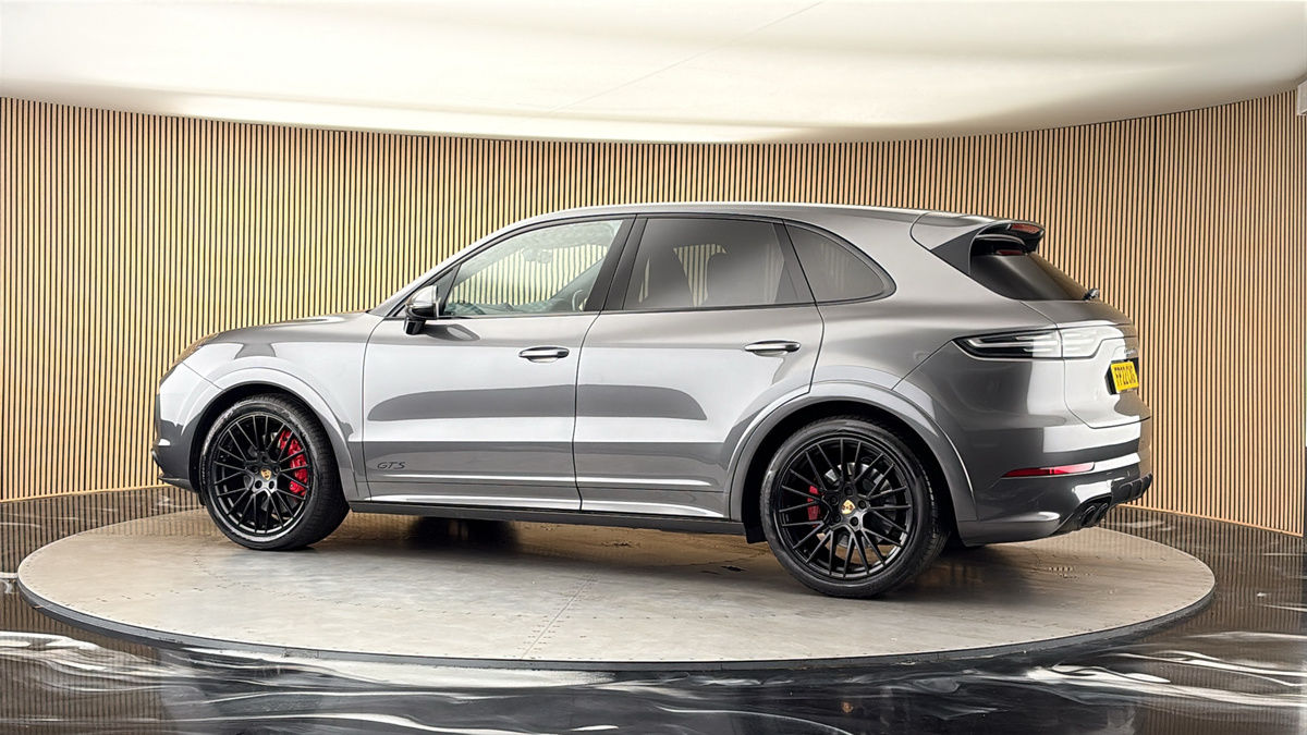 More views of Porsche Cayenne