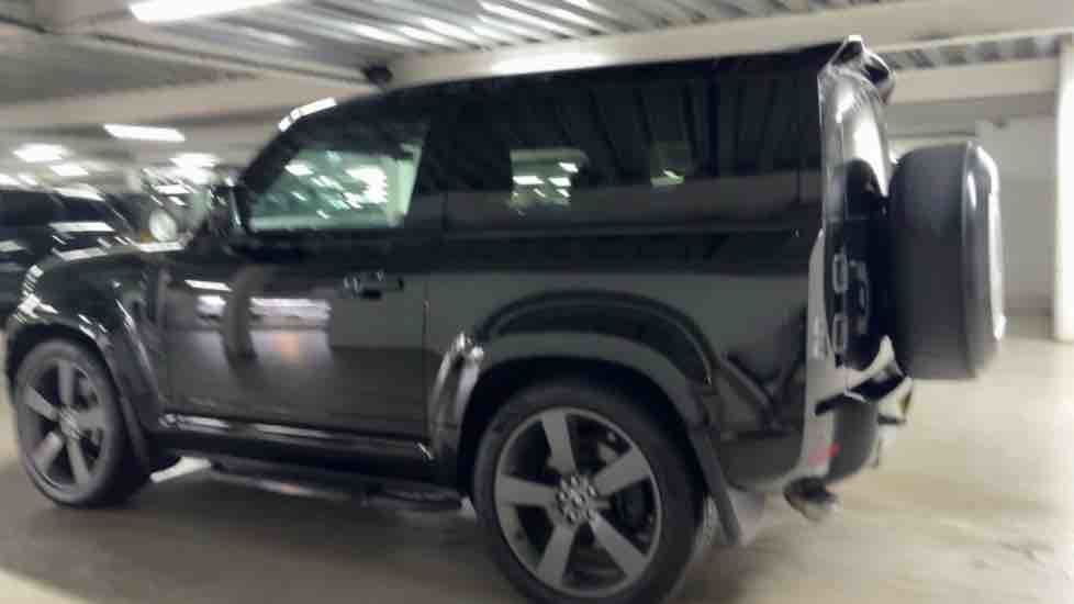 More views of Land Rover Defender 90