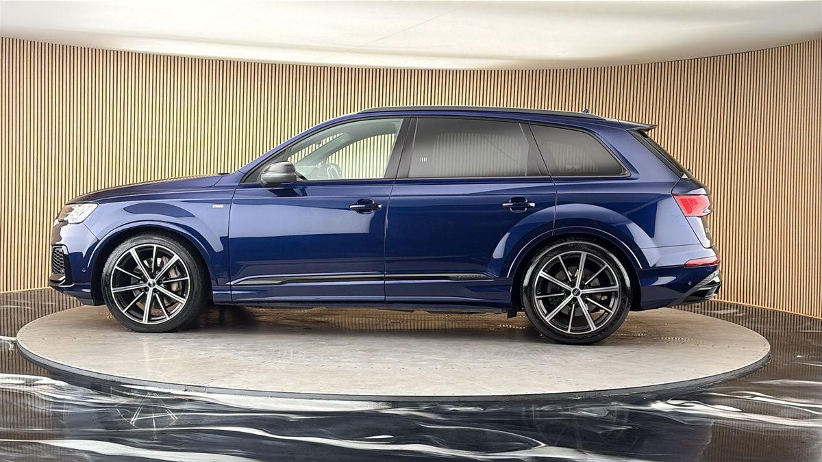 More views of Audi Q7