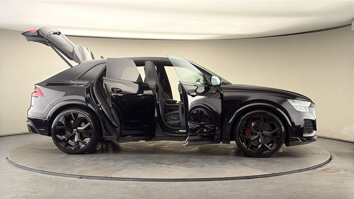 More views of Audi RSQ8