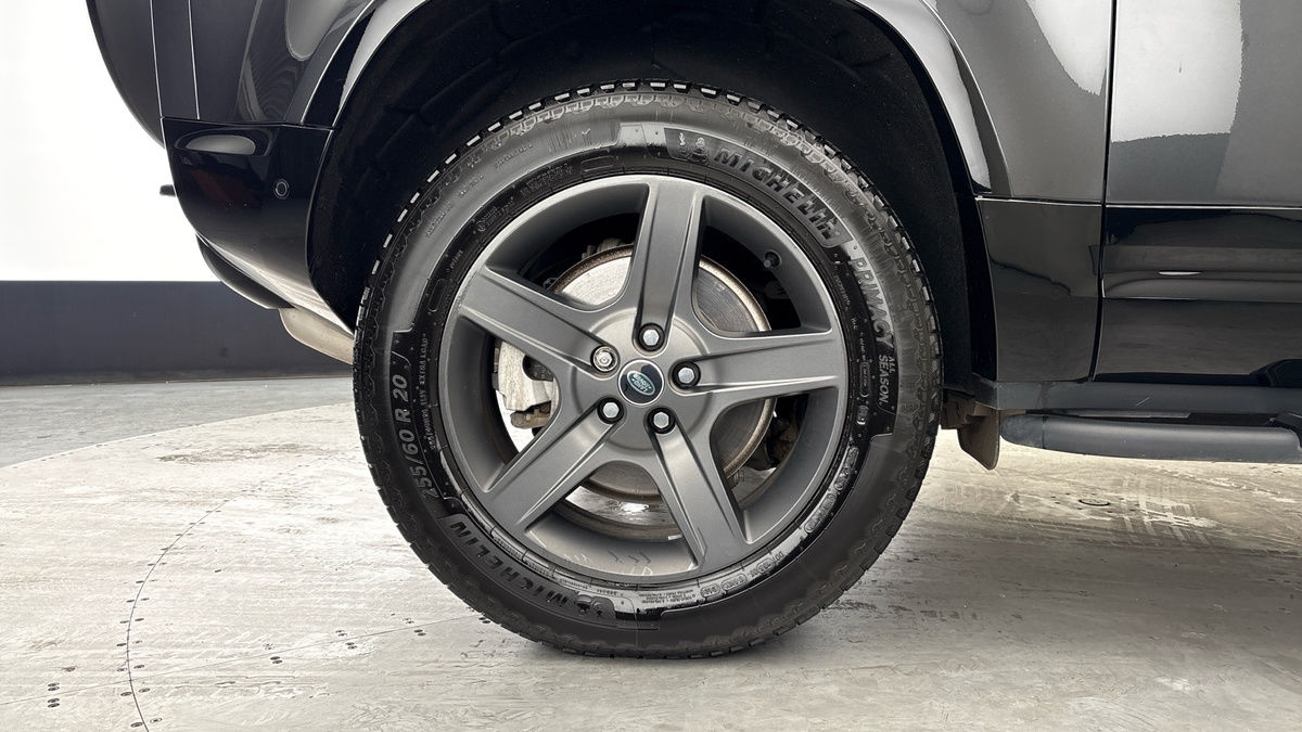 Land Rover Defender 90 Image 10