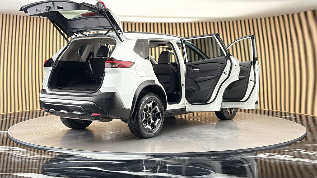 More views of Nissan X-Trail