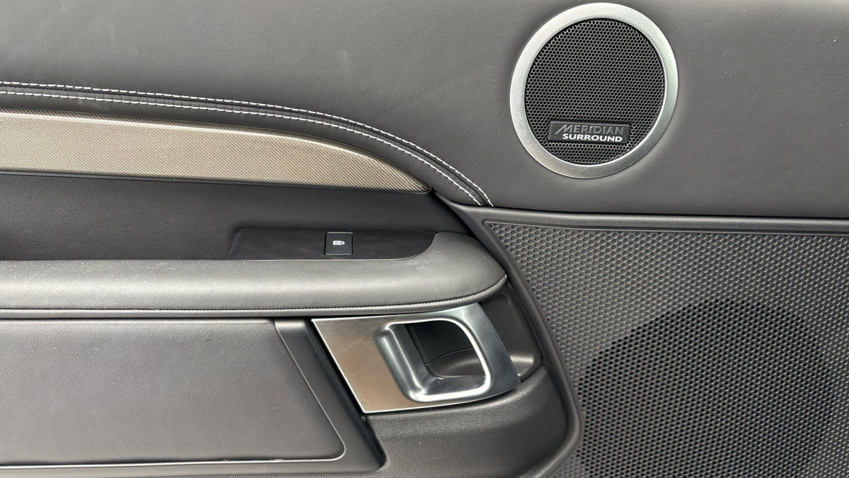 Land Rover Discovery Image 19