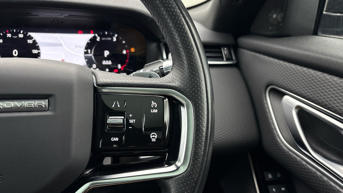 Land Rover Range Rover Velar Image 28