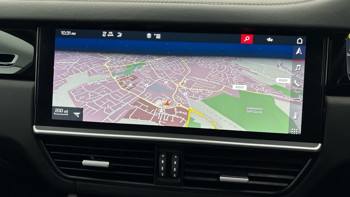 Porsche Cayenne Image 17
