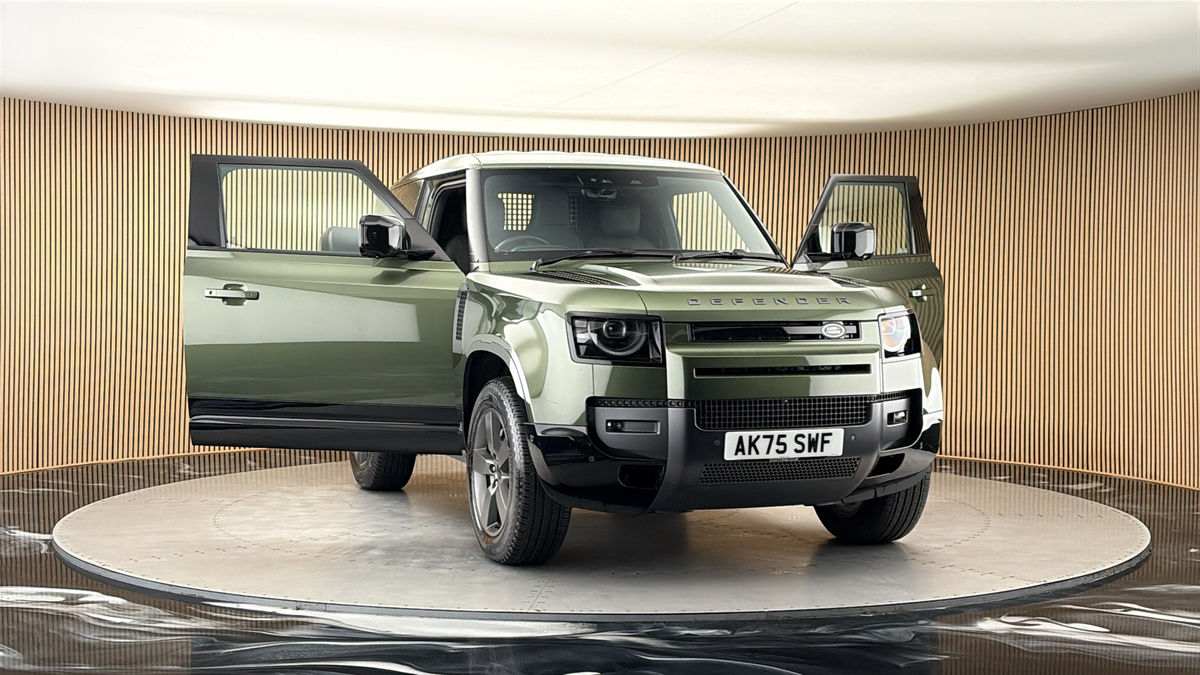 More views of Land Rover Defender 90