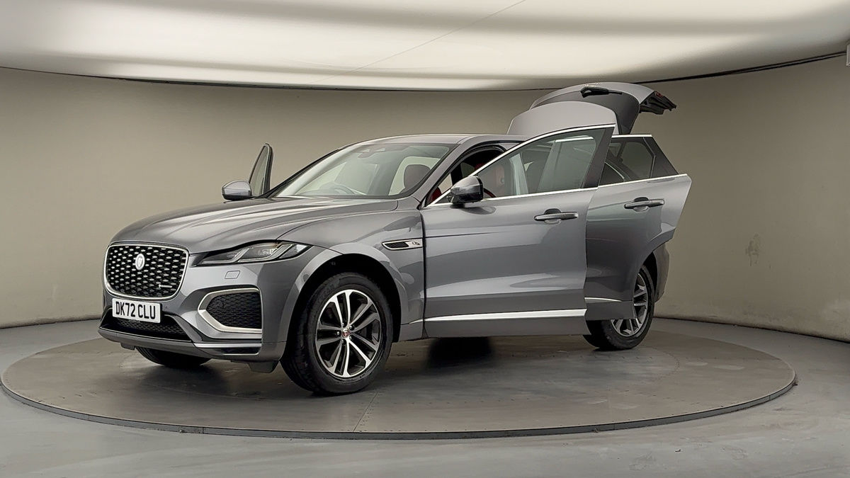 Jaguar F-PACE Image 22