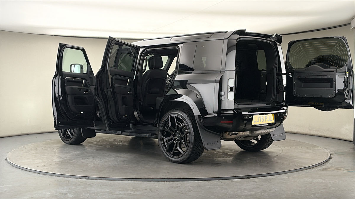 More views of Land Rover Defender 110