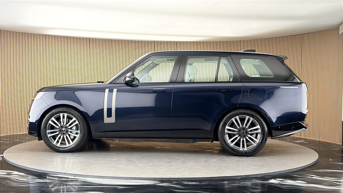 More views of Land Rover Range Rover