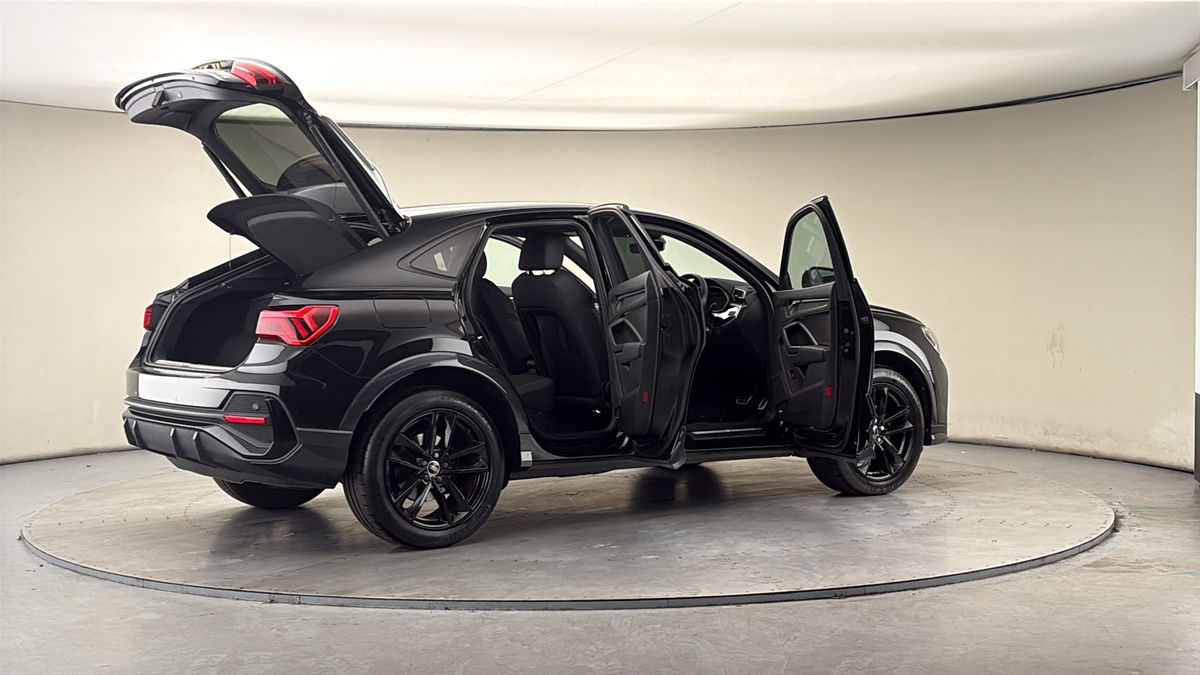 More views of Audi Q3