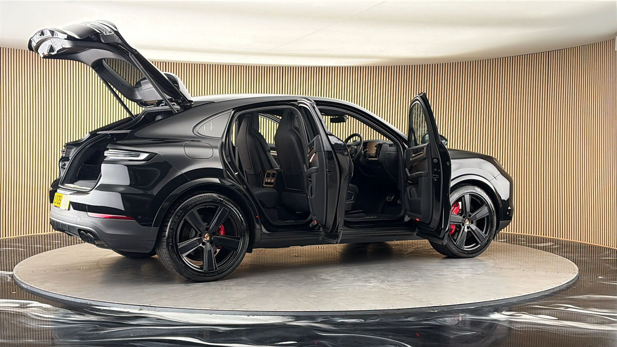 More views of Porsche Cayenne