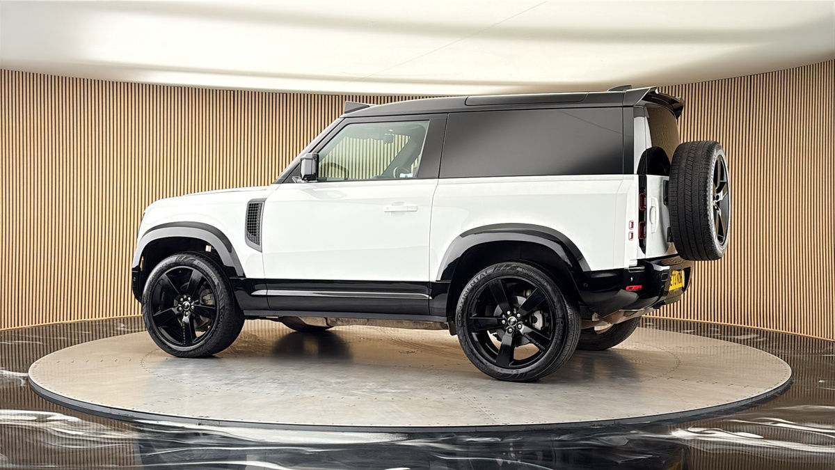 More views of Land Rover Defender 90