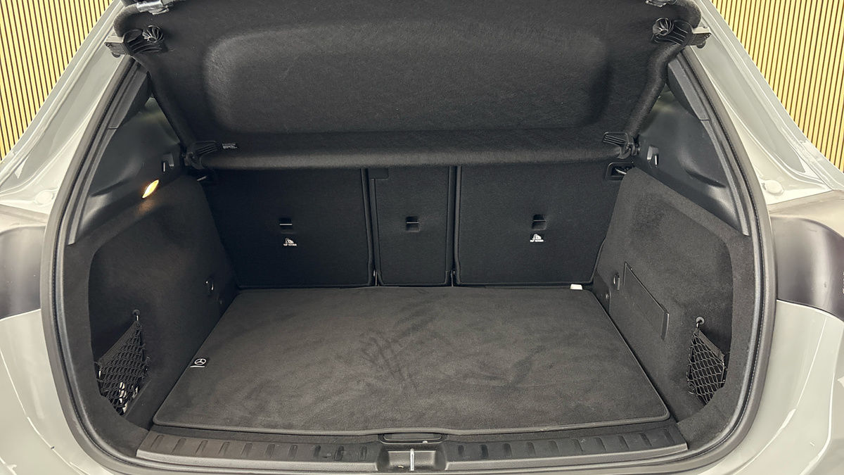 Mercedes-Benz GLA Image 11
