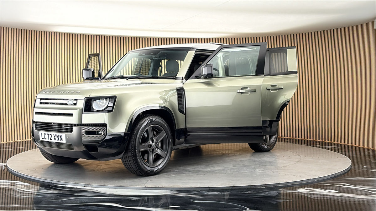 More views of Land Rover Defender 110
