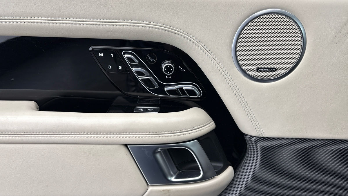 Land Rover Range Rover Image 19