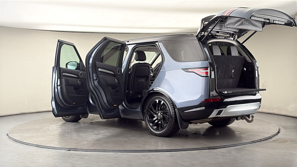 More views of Land Rover Discovery