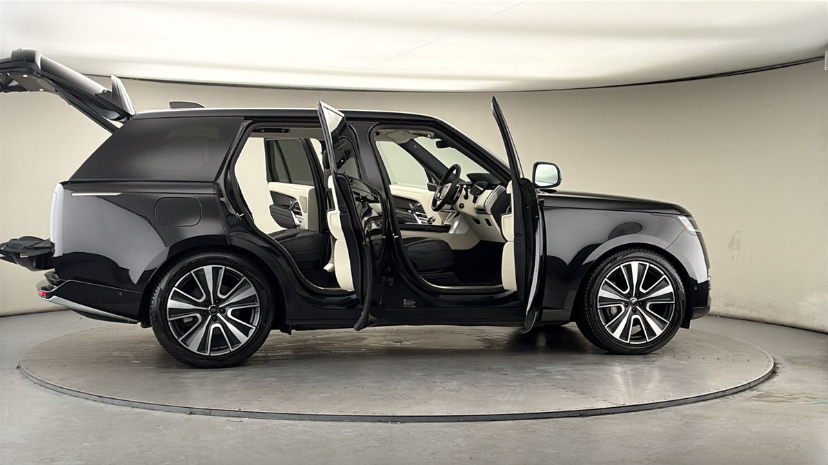 More views of Land Rover Range Rover