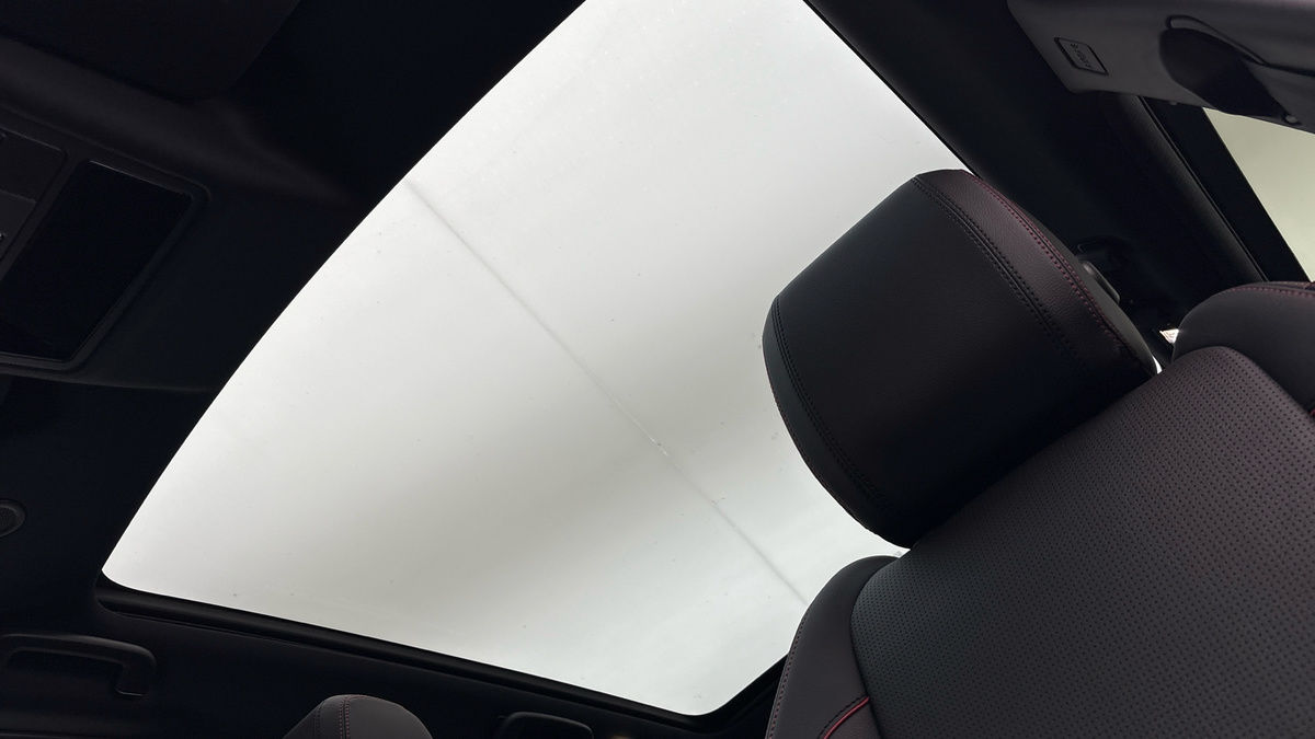 Land Rover Discovery Sport Image 6