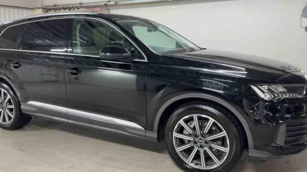 More views of Audi Q7