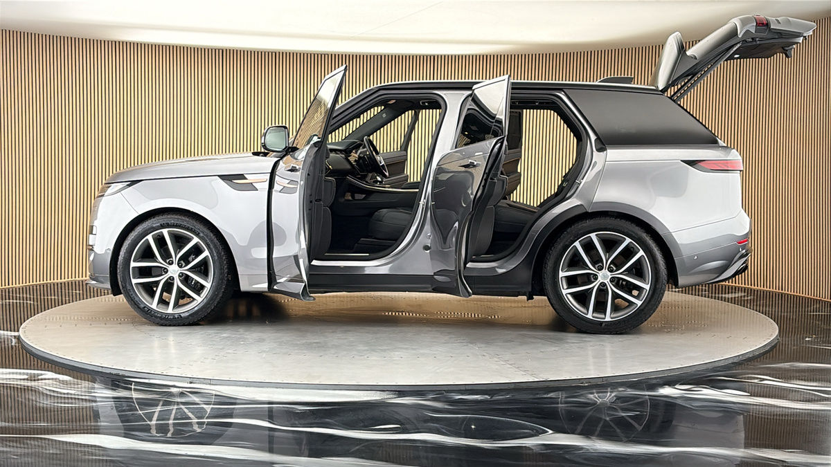 More views of Land Rover Range Rover Sport