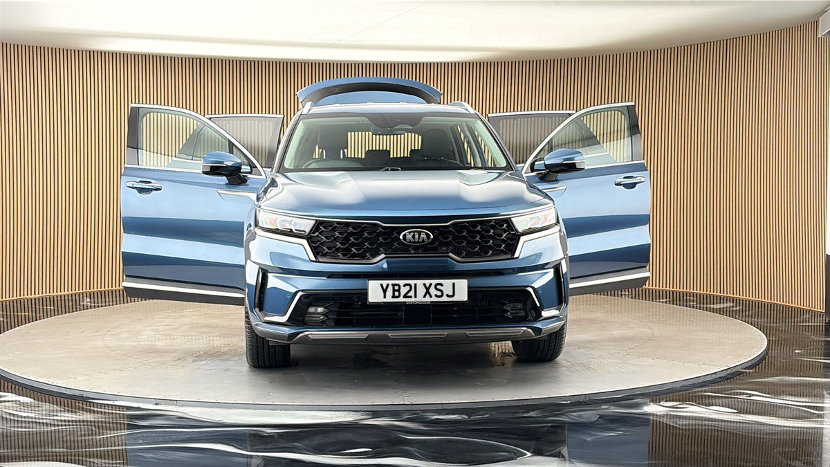 More views of Kia Sorento