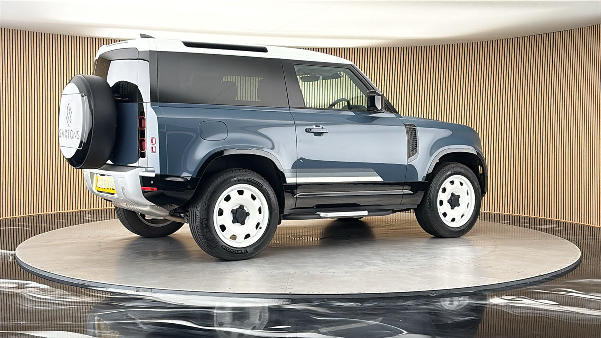 More views of Land Rover Defender 90