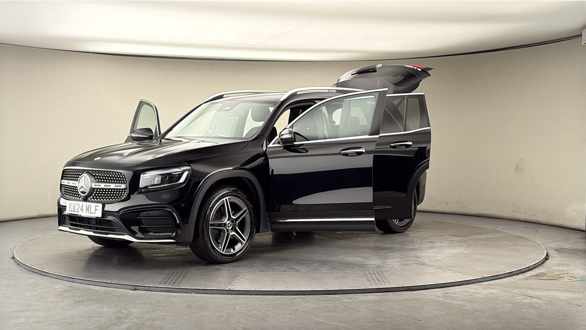 Mercedes-Benz GLB Image 22
