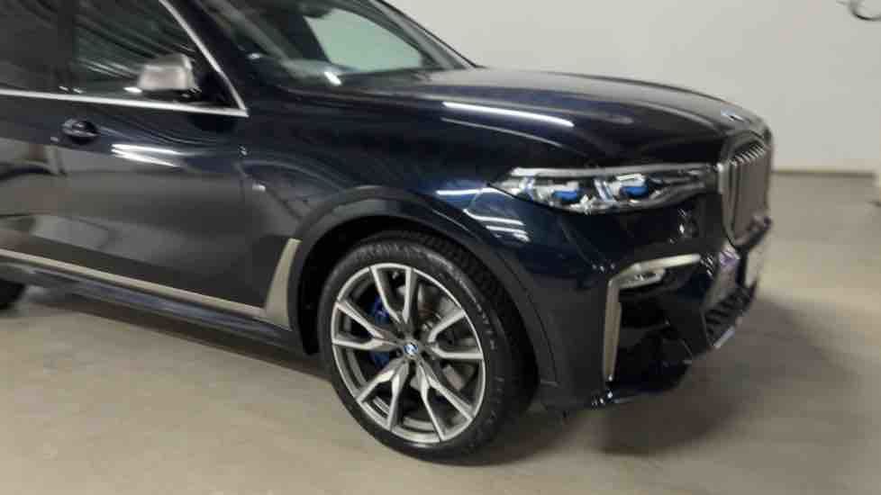 More views of BMW X7