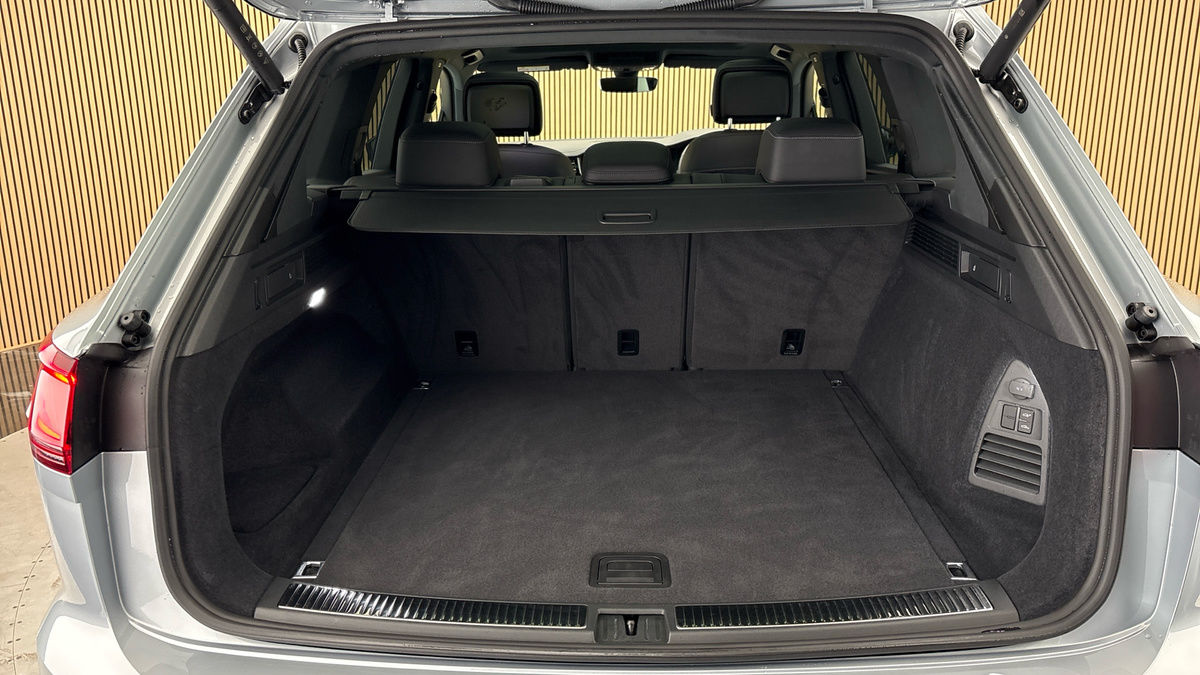 Volkswagen Touareg Image 11