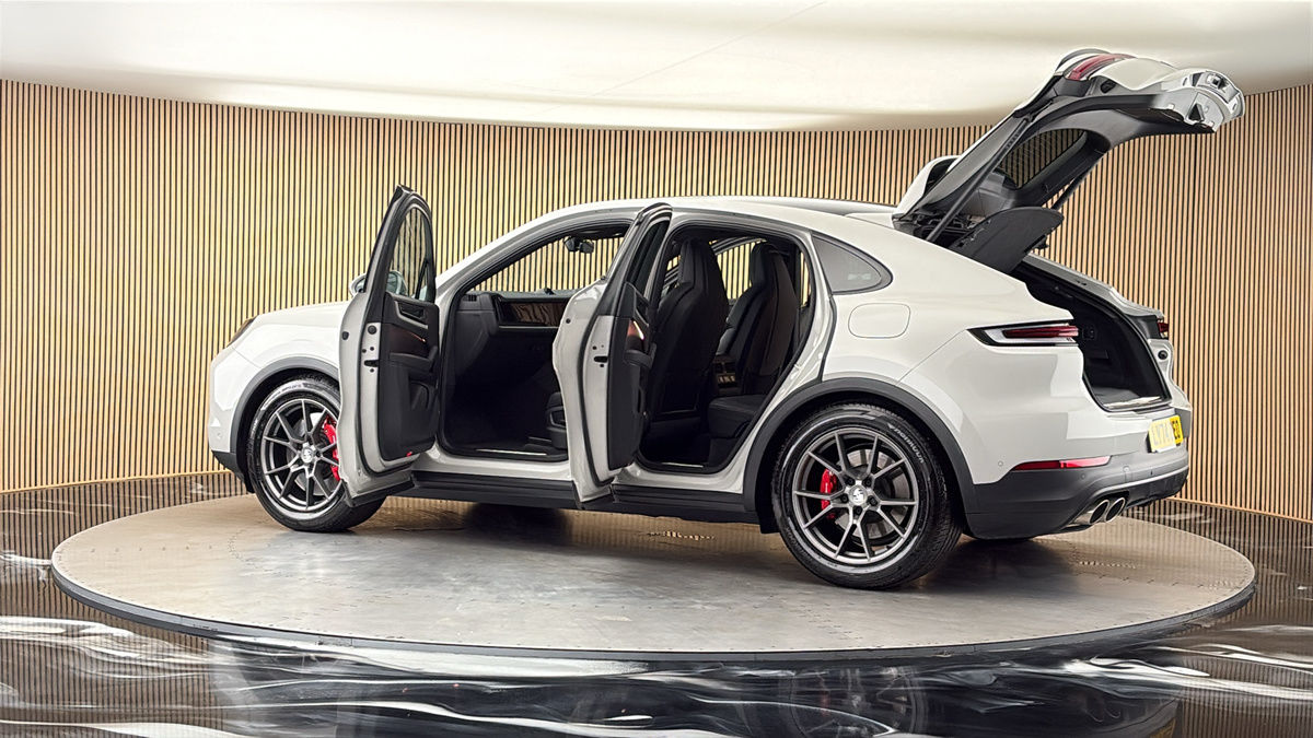 More views of Porsche Cayenne