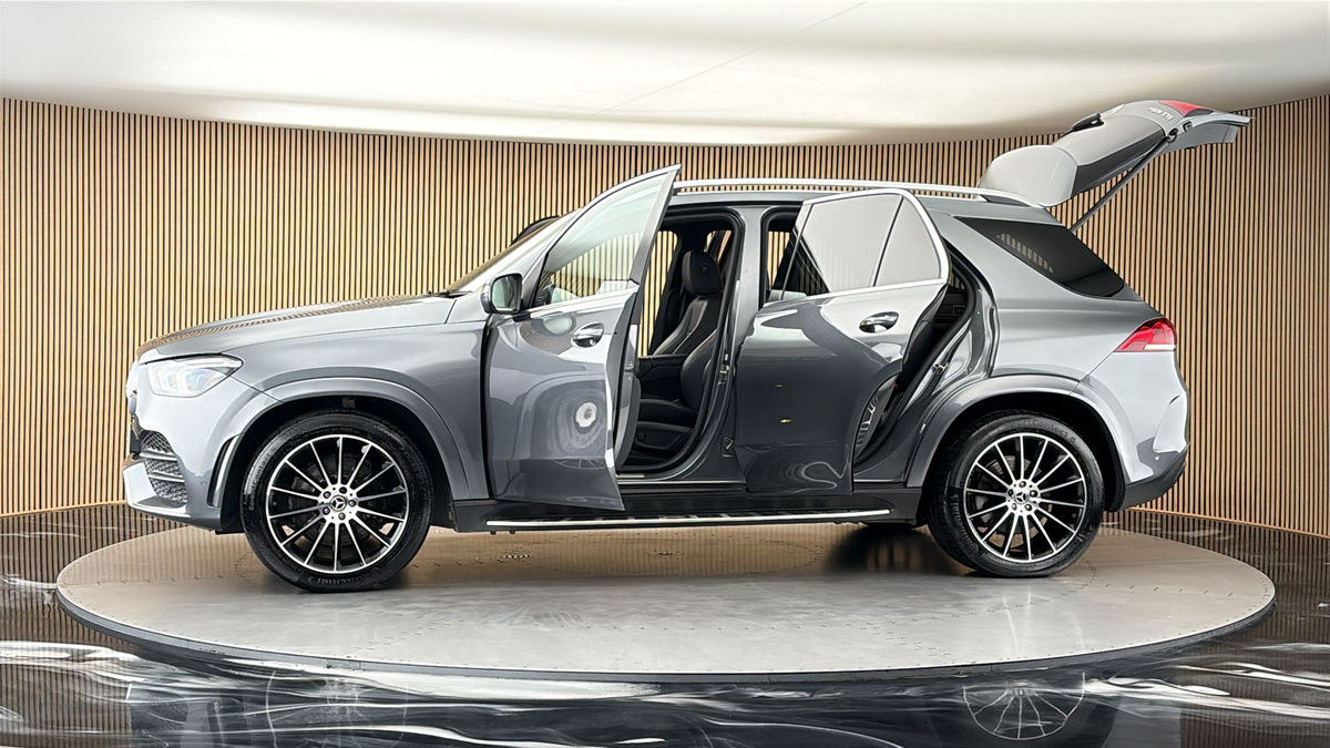 More views of Mercedes-Benz GLE