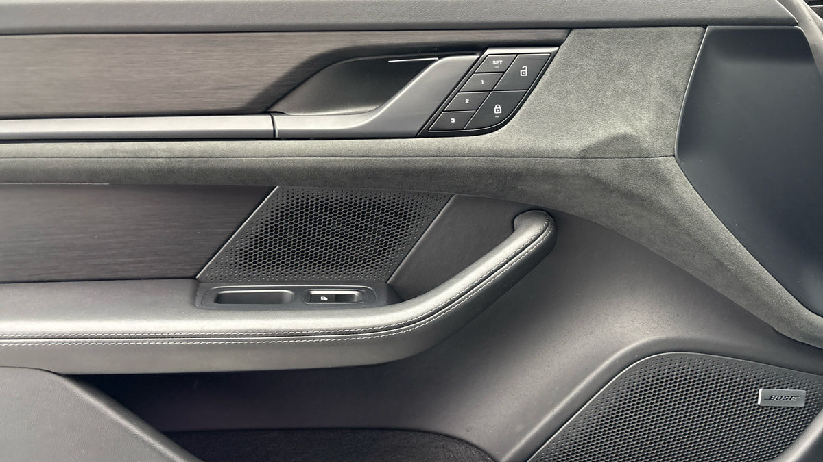 Porsche Taycan Image 19