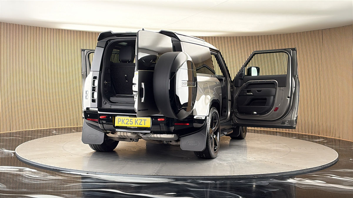 More views of Land Rover Defender 90