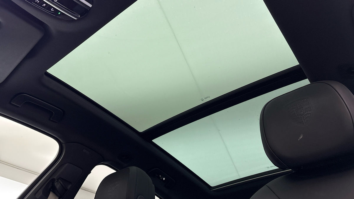 Porsche Cayenne Image 6