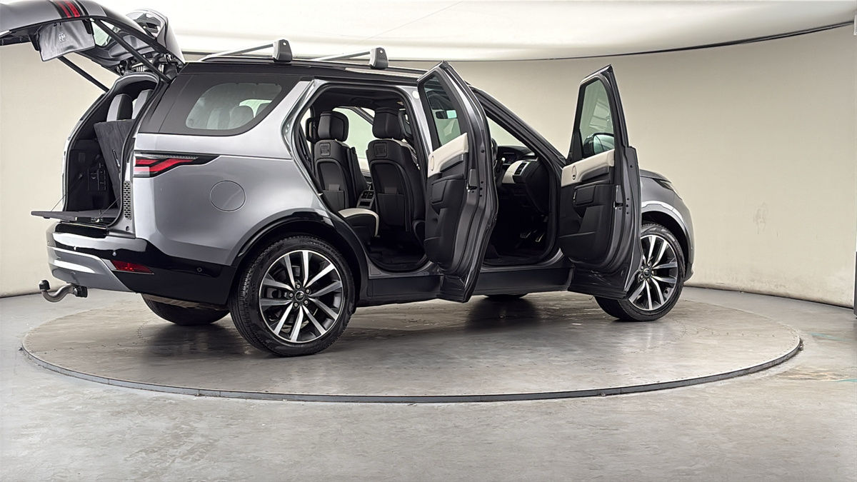 More views of Land Rover Discovery