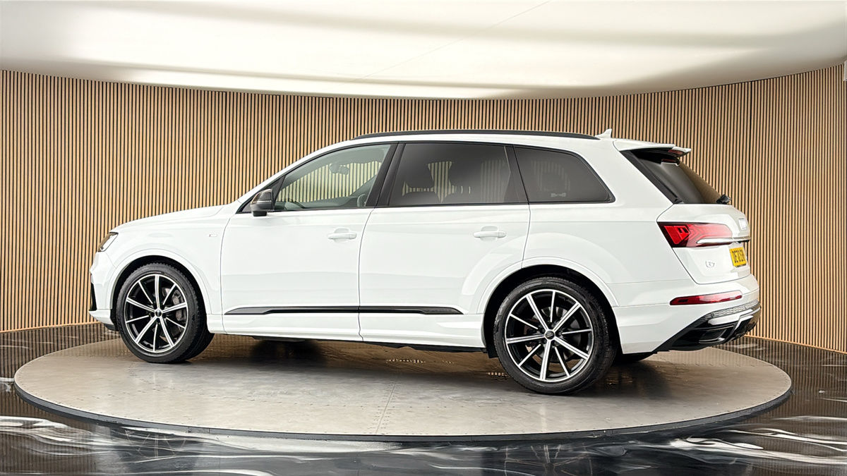 More views of Audi Q7